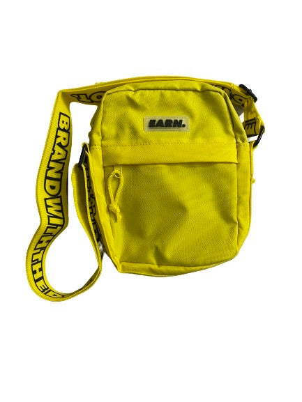 EARN. SHOULDER BAG