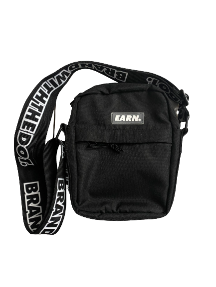 EARN. SHOULDER BAG