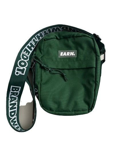 EARN. SHOULDER BAG